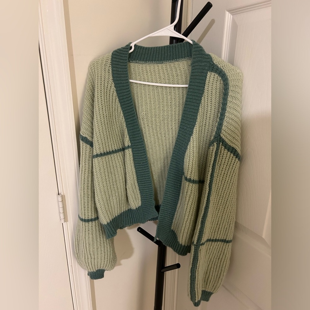 knitted green cropped sweater 💚